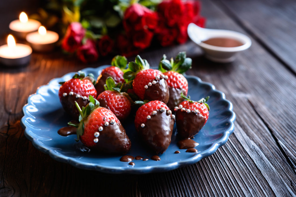 FRESAS CON CHOCOLATE BE HEALTHY AND HAPPY